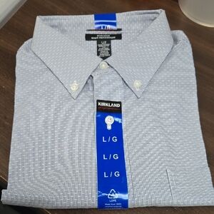 Kirkland Signature Size L Blue/White Non-Iron Stretch Short Sleeve Sport Shirt